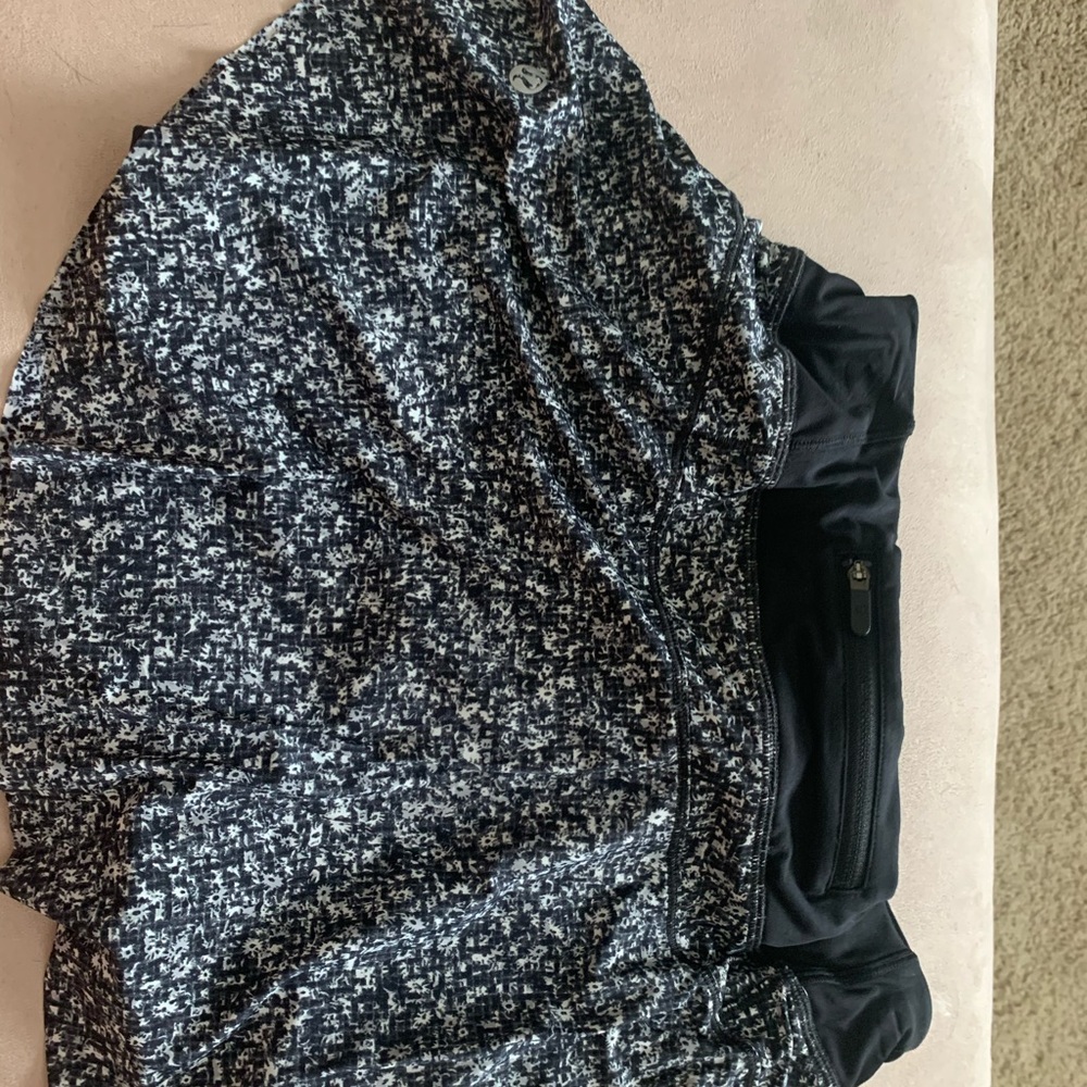 Lululemon quick pace skirt !!